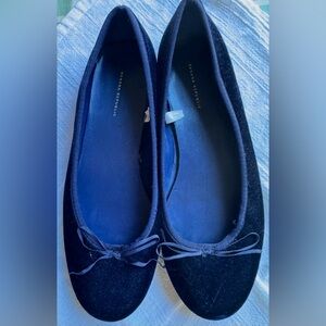 Banana Republic Navy Blue Velvet Ballet Flats with bow size 8